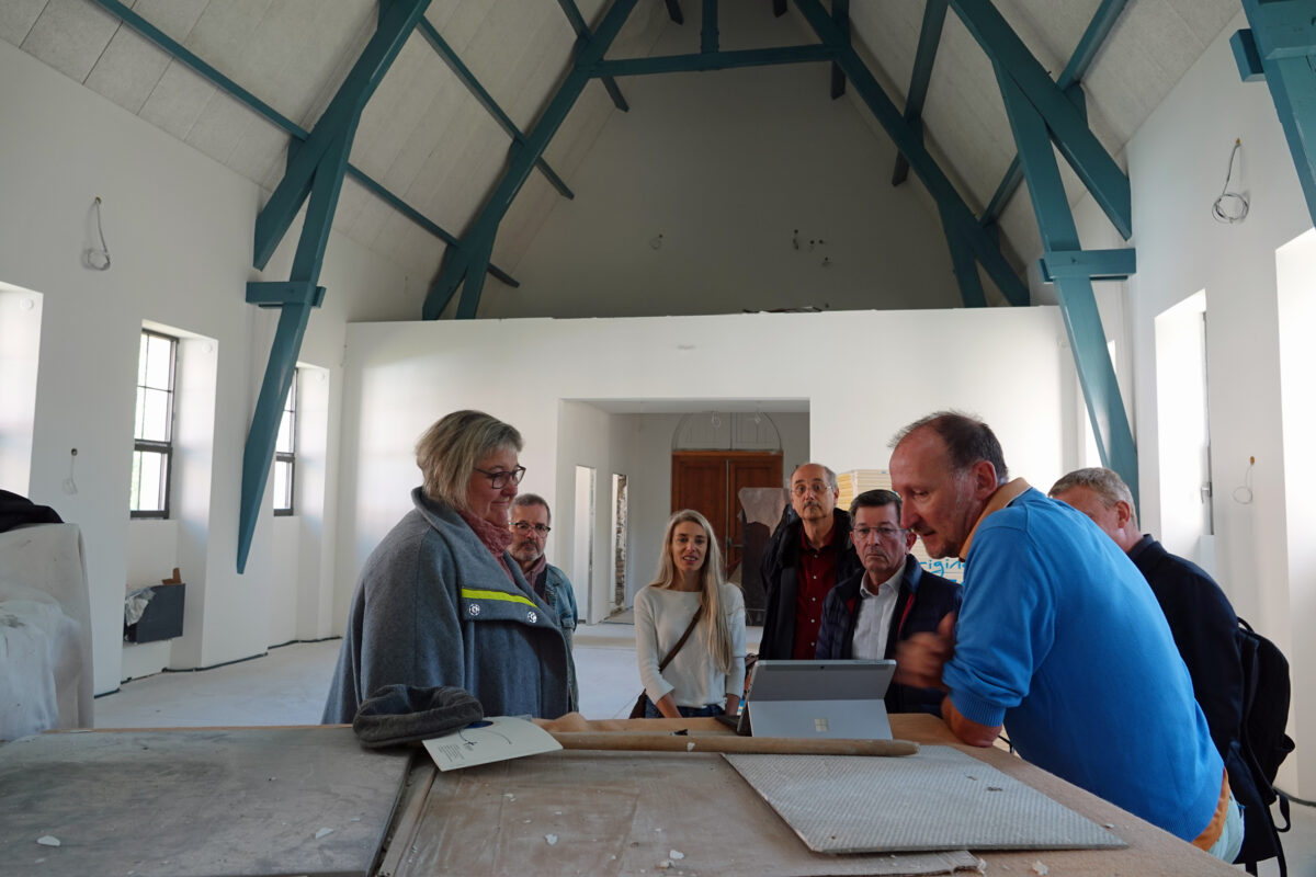 L'évêque en visite - Chapelle de la rencontre